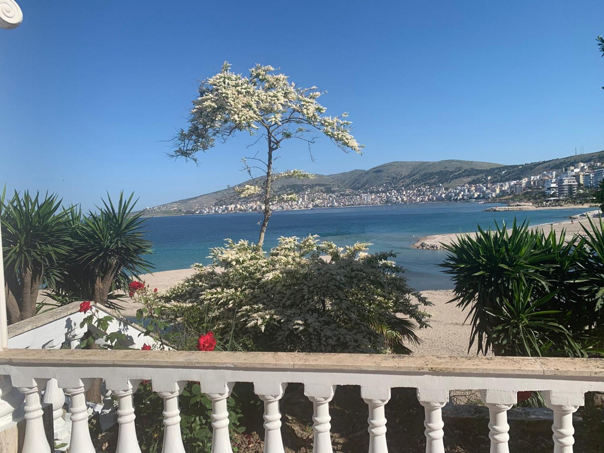 Hotel Dodona Sarandë Exteriör bild