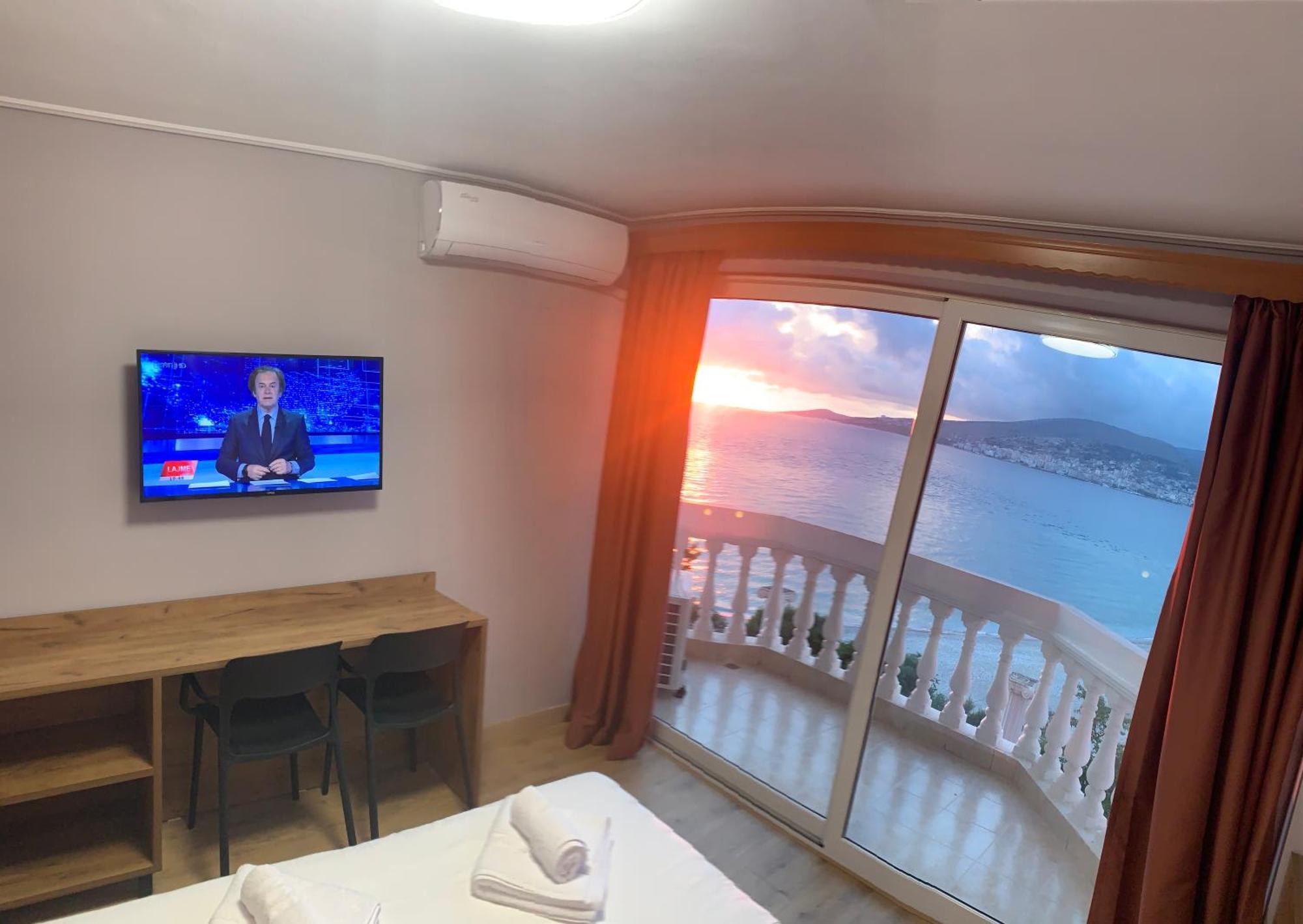 Hotel Dodona Sarandë Exteriör bild