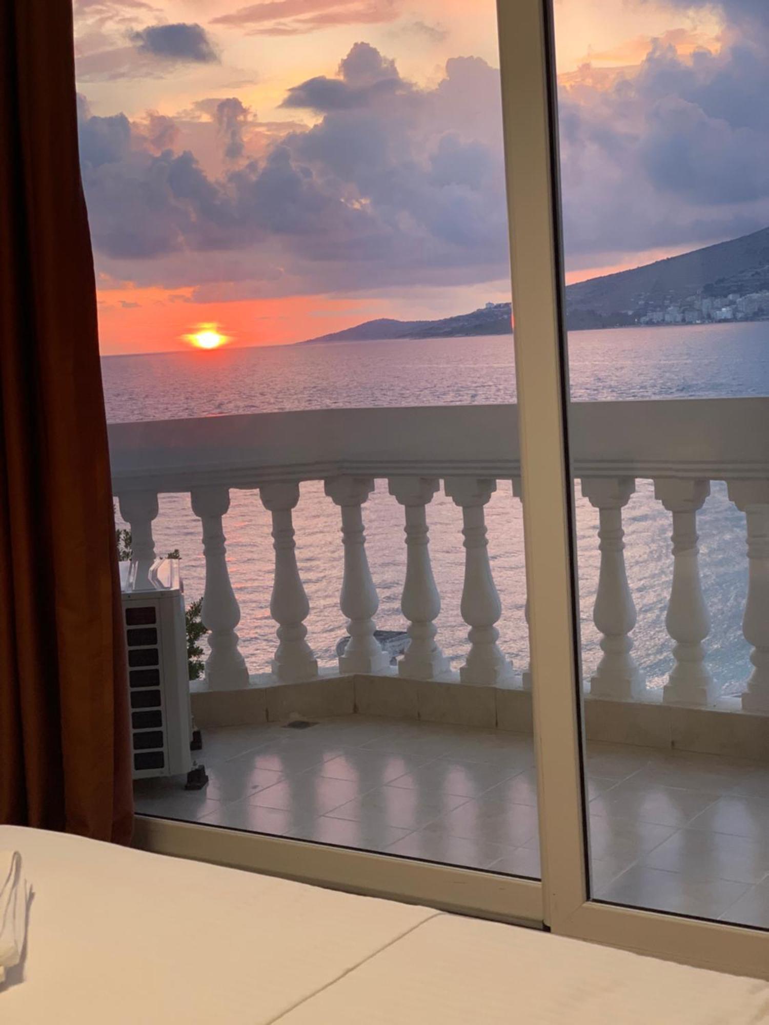 Hotel Dodona Sarandë Exteriör bild