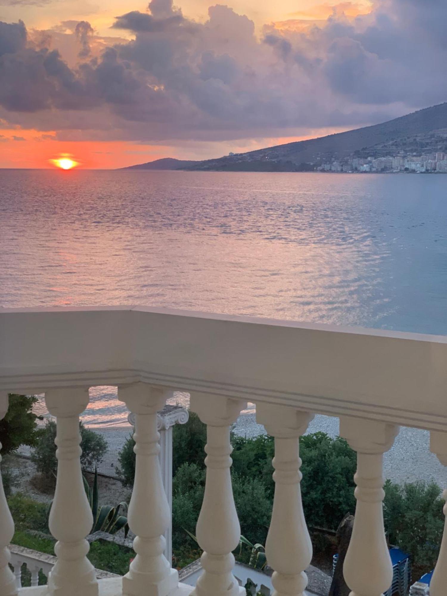 Hotel Dodona Sarandë Exteriör bild