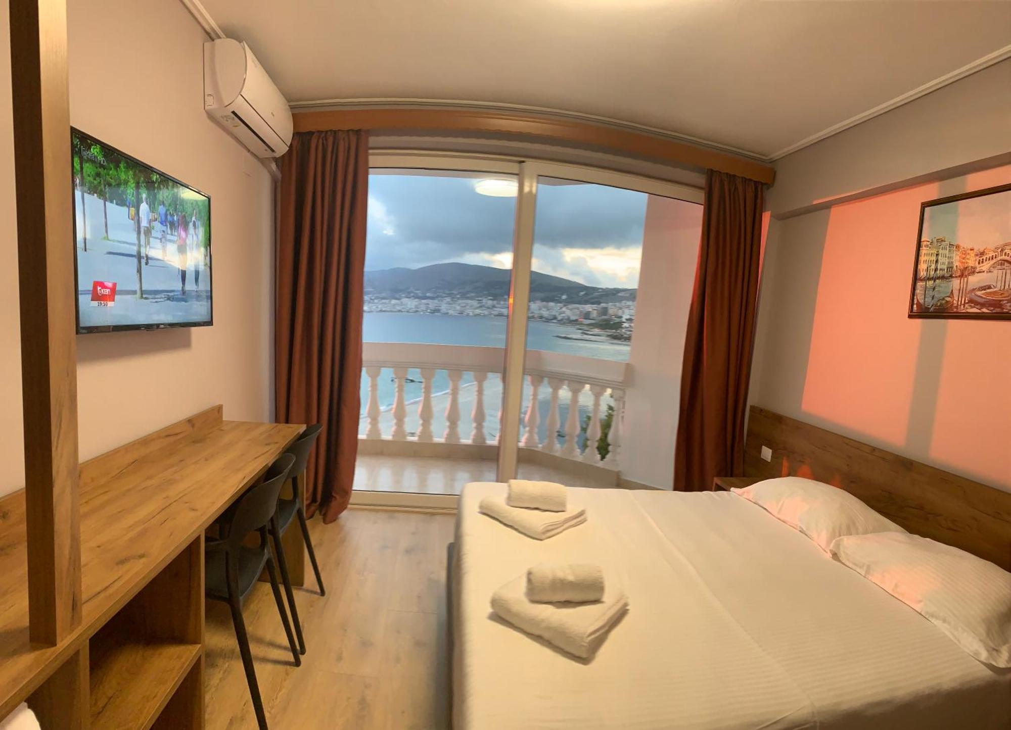 Hotel Dodona Sarandë Exteriör bild