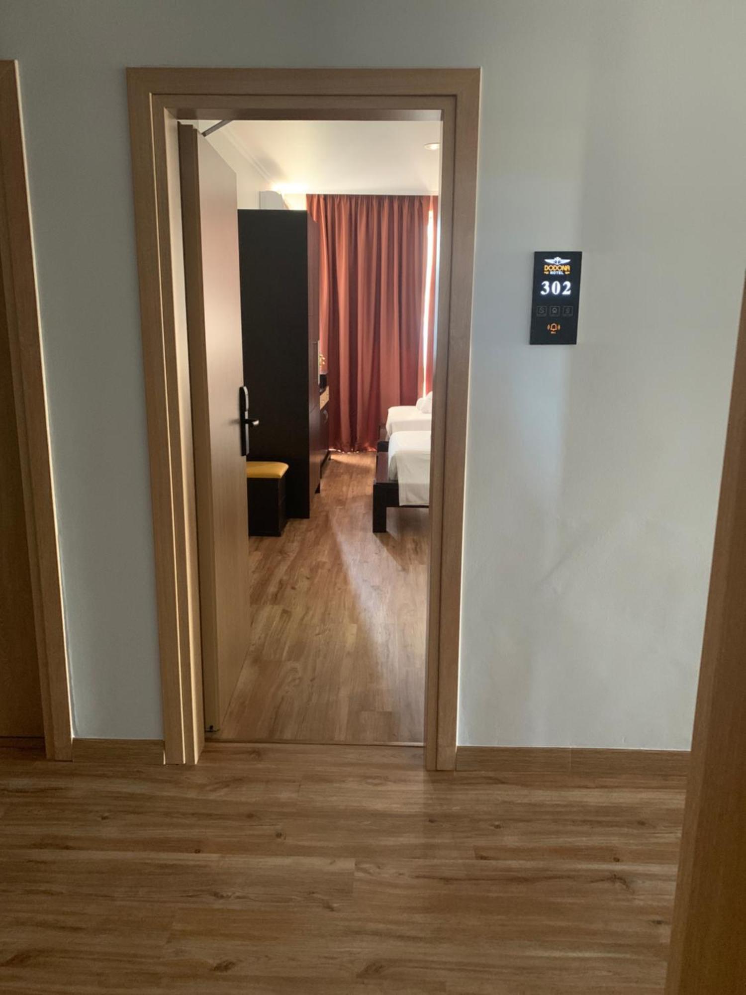 Hotel Dodona Sarandë Exteriör bild