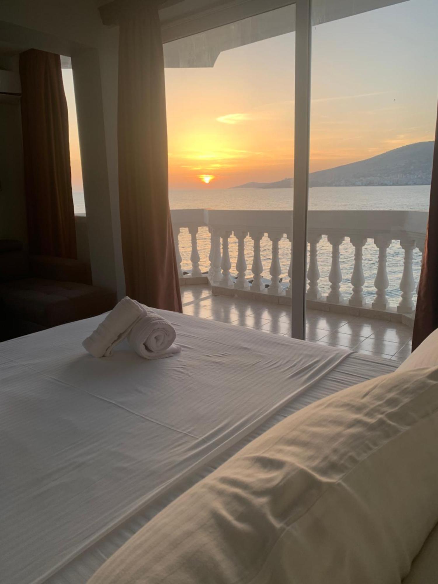 Hotel Dodona Sarandë Exteriör bild