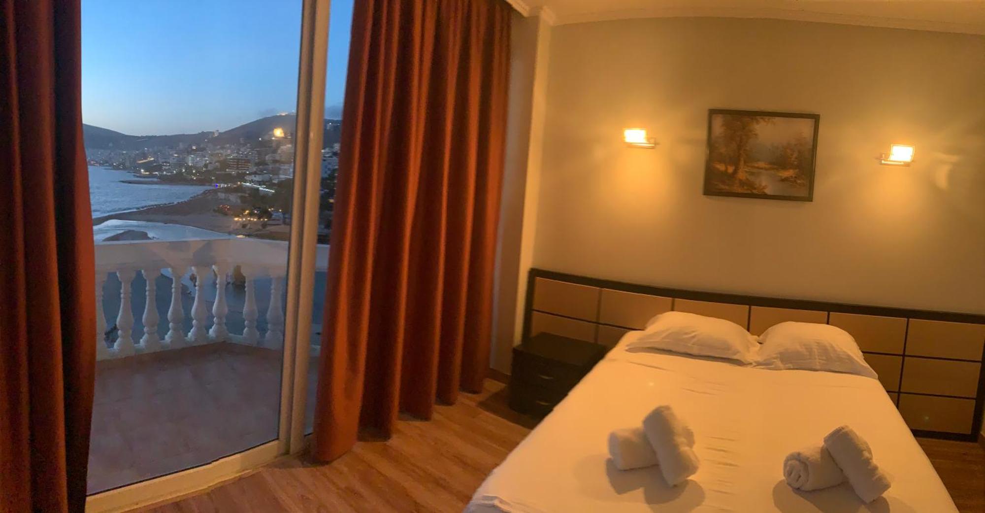 Hotel Dodona Sarandë Exteriör bild