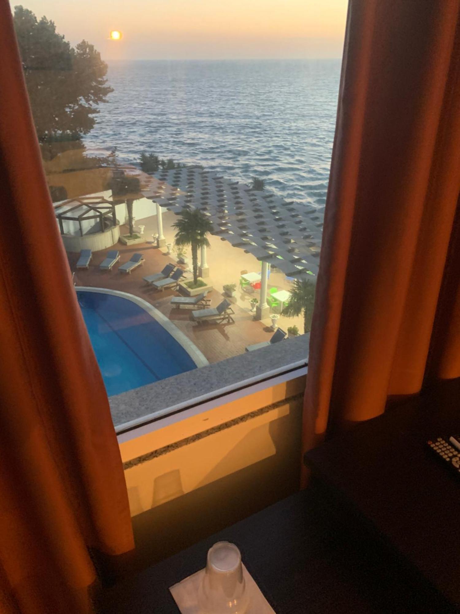Hotel Dodona Sarandë Exteriör bild