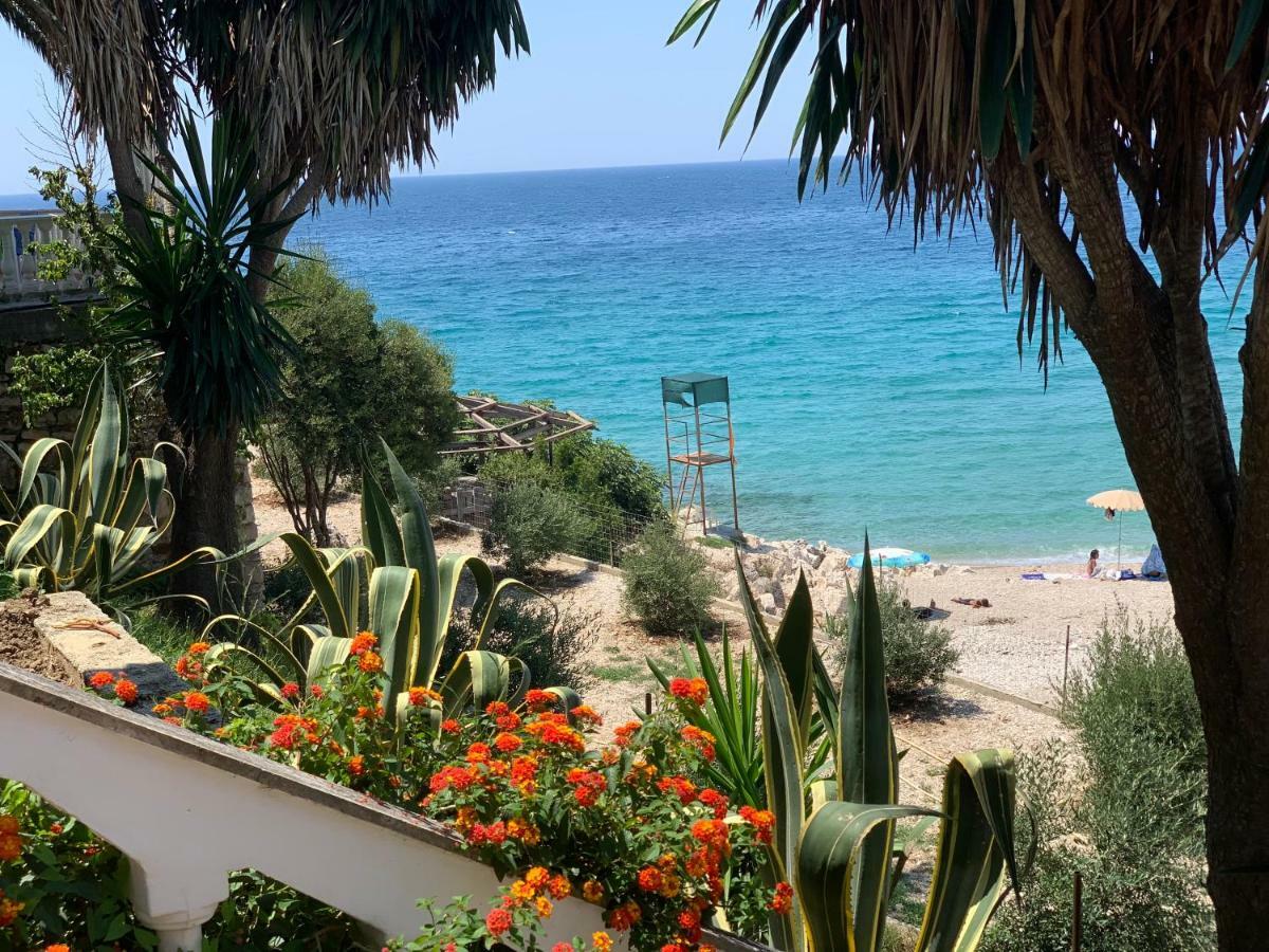 Hotel Dodona Sarandë Exteriör bild